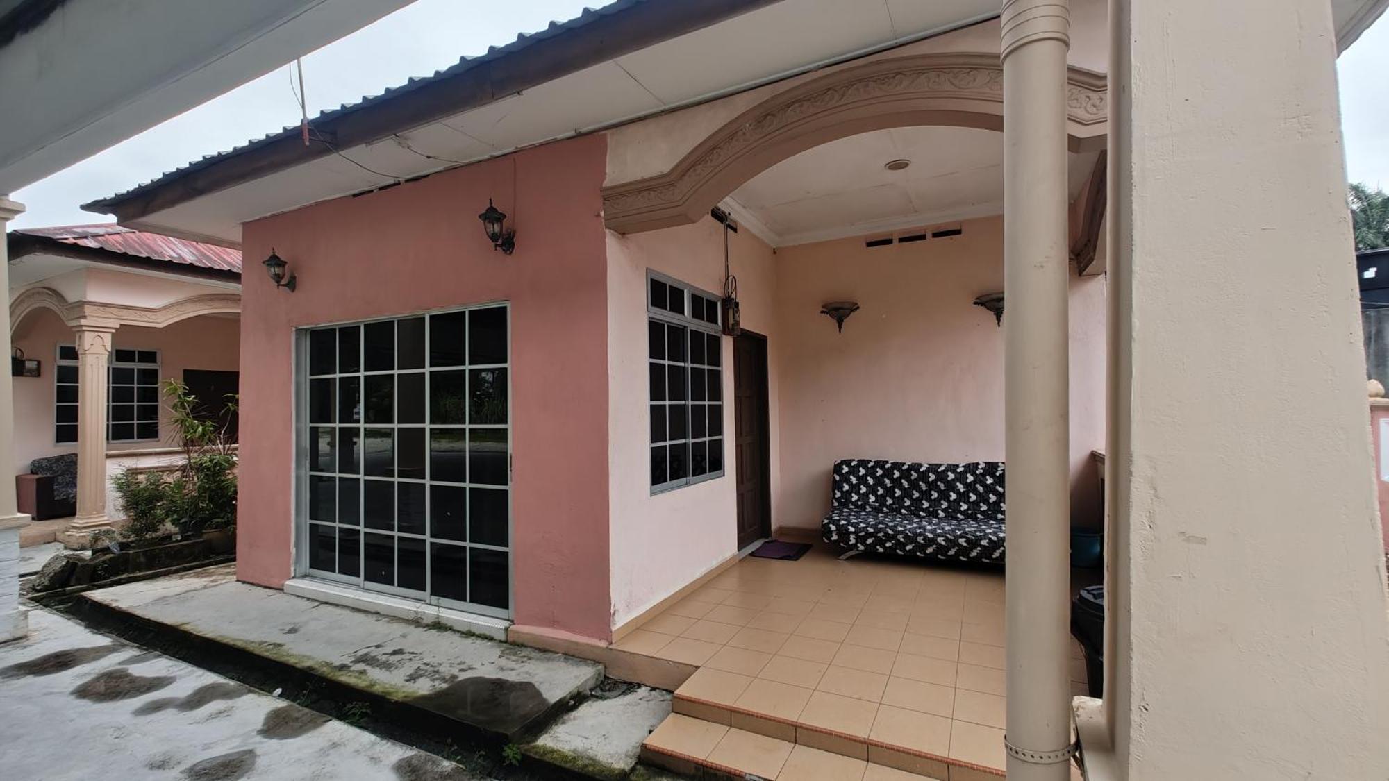 Sri Peserai Homestay Batu Pahat Kültér fotó
